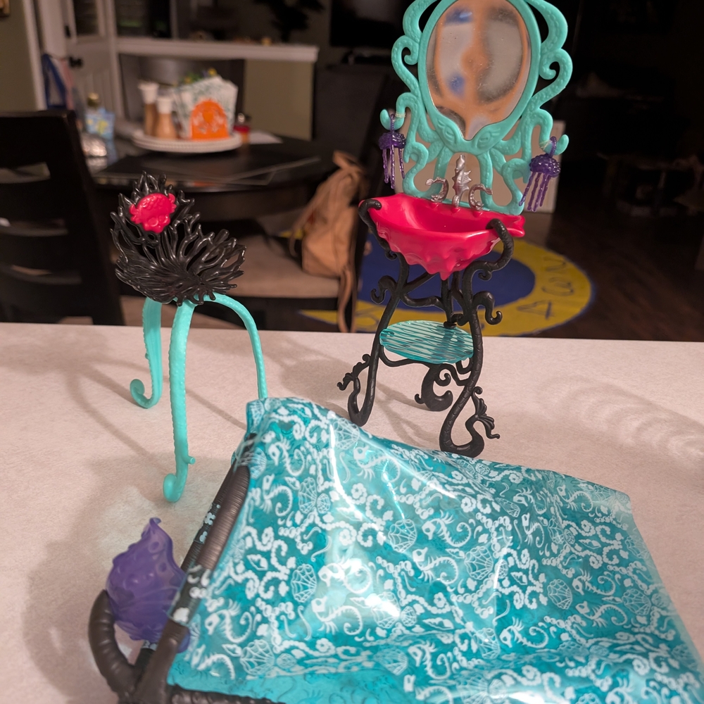 Lagoona Blue Bathroom Vanity Set
